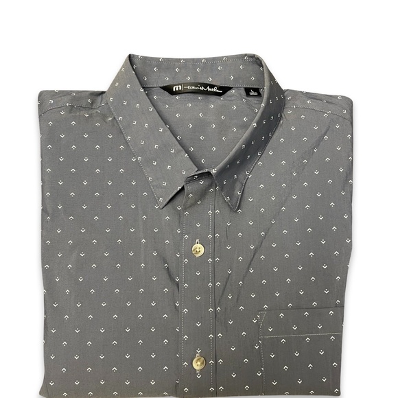 Travis Mathew practically new button up - Picture 3 of 4